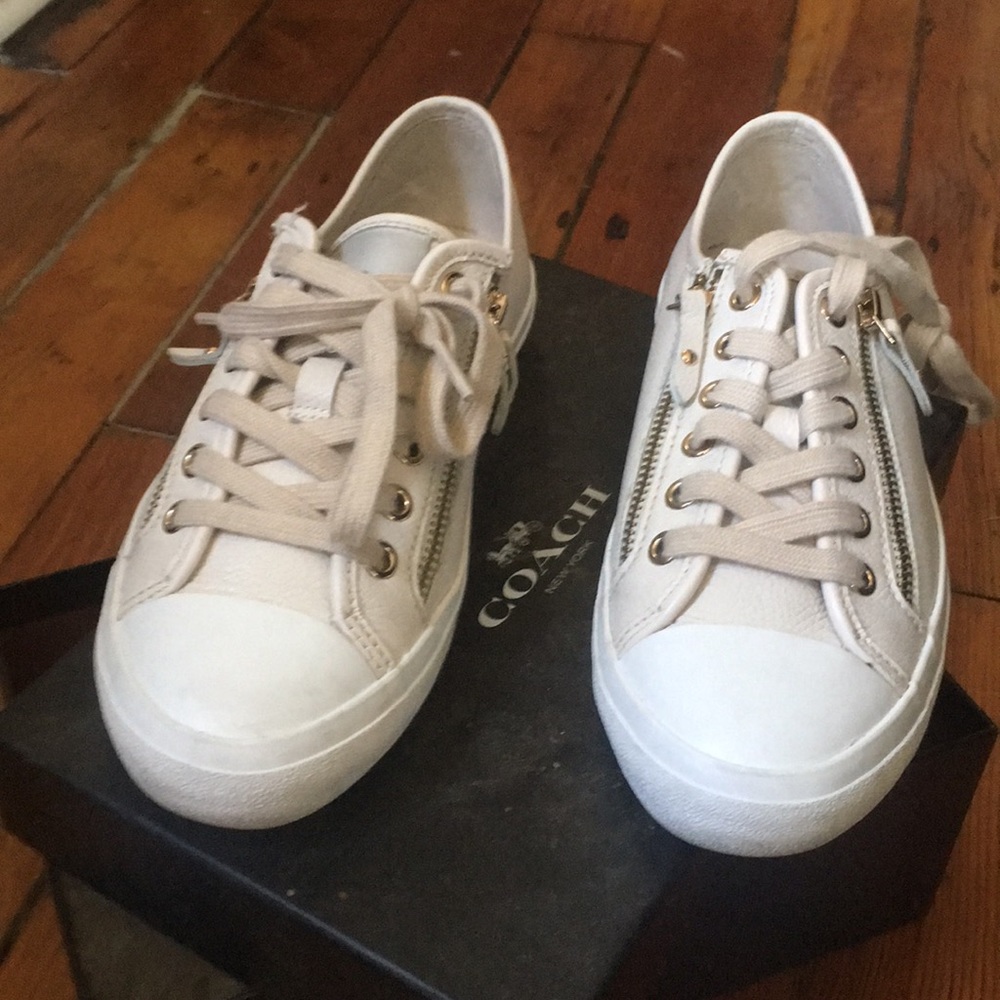 Coach size 7.5 leather shoe